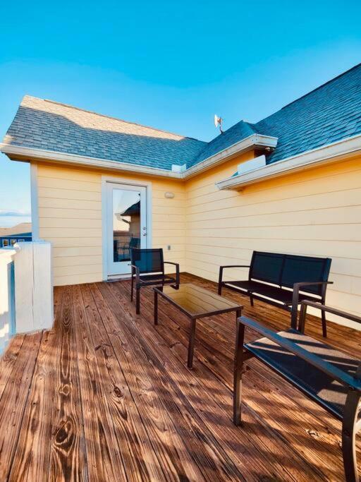 Sunny Delight - Sleeps 10 - Generous Space! Bolivar Peninsula エクステリア 写真