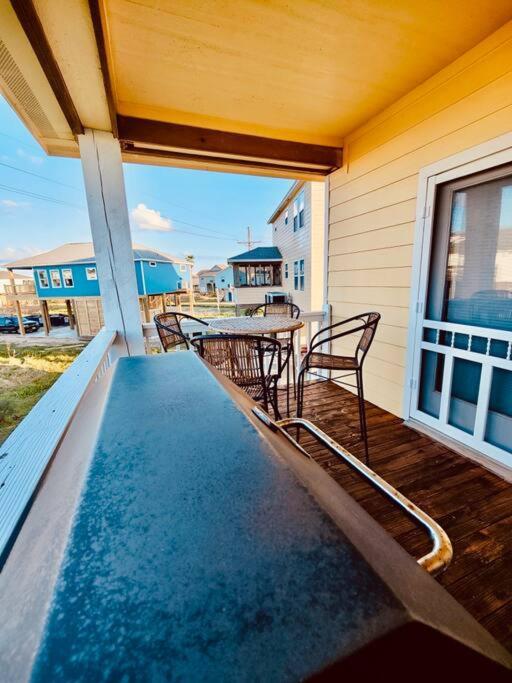 Sunny Delight - Sleeps 10 - Generous Space! Bolivar Peninsula エクステリア 写真