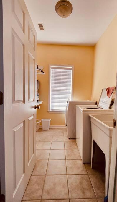 Sunny Delight - Sleeps 10 - Generous Space! Bolivar Peninsula エクステリア 写真