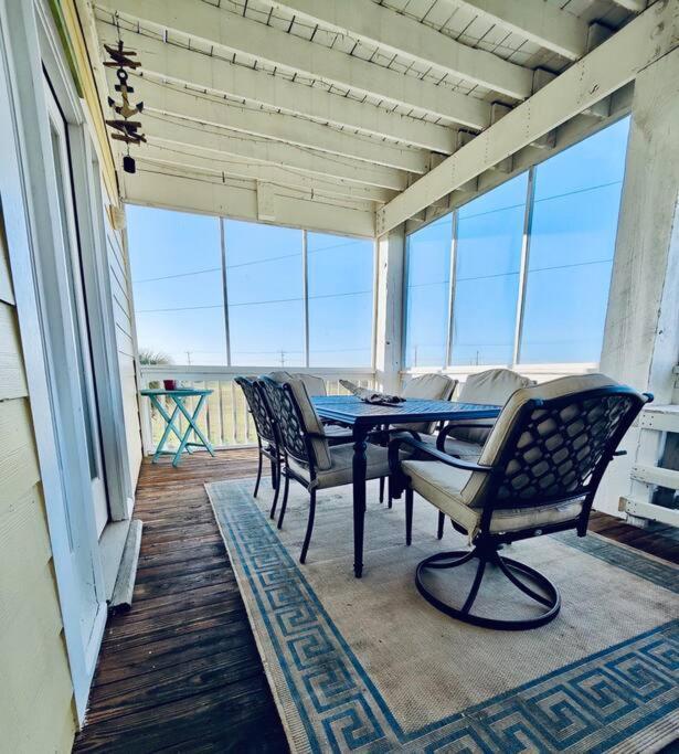 Sunny Delight - Sleeps 10 - Generous Space! Bolivar Peninsula エクステリア 写真