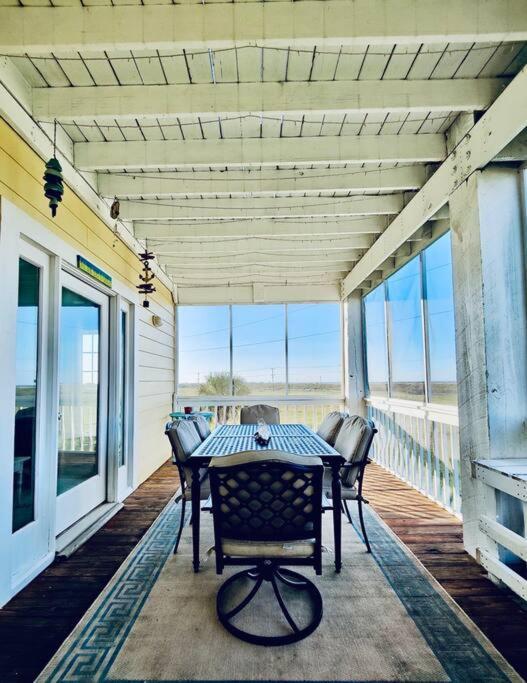 Sunny Delight - Sleeps 10 - Generous Space! Bolivar Peninsula エクステリア 写真