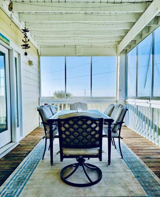 Sunny Delight - Sleeps 10 - Generous Space! Bolivar Peninsula エクステリア 写真