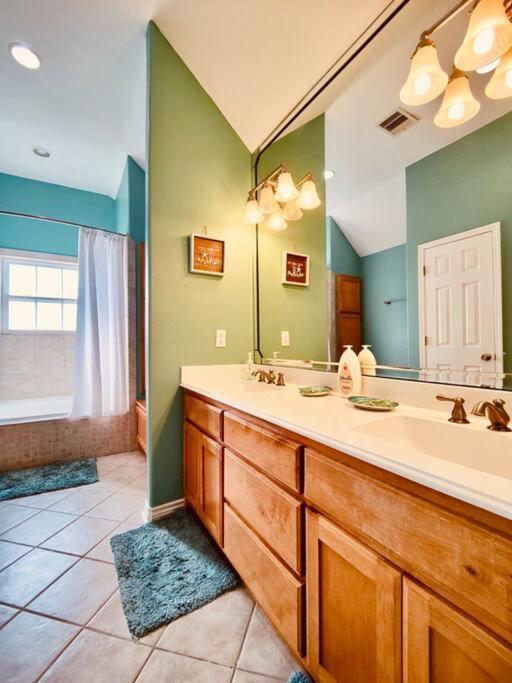 Sunny Delight - Sleeps 10 - Generous Space! Bolivar Peninsula エクステリア 写真